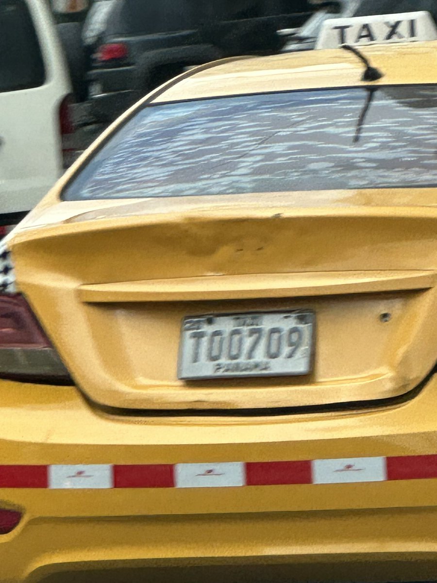 Taxi con placa 2018? Eso puede ser posible?