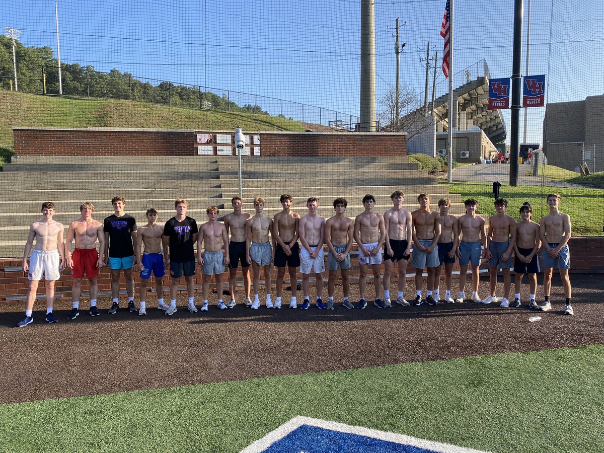 1rebelboyshoops's tweet photo. Honored to do our annual 9/11 “Murph” workout this morning. Reading the story of US Navy Seal Operation Redwing as told by @MarcusLuttrell provides all the motivation needed to tackle this monster workout!! https://t.co/NFwa1iiHq7