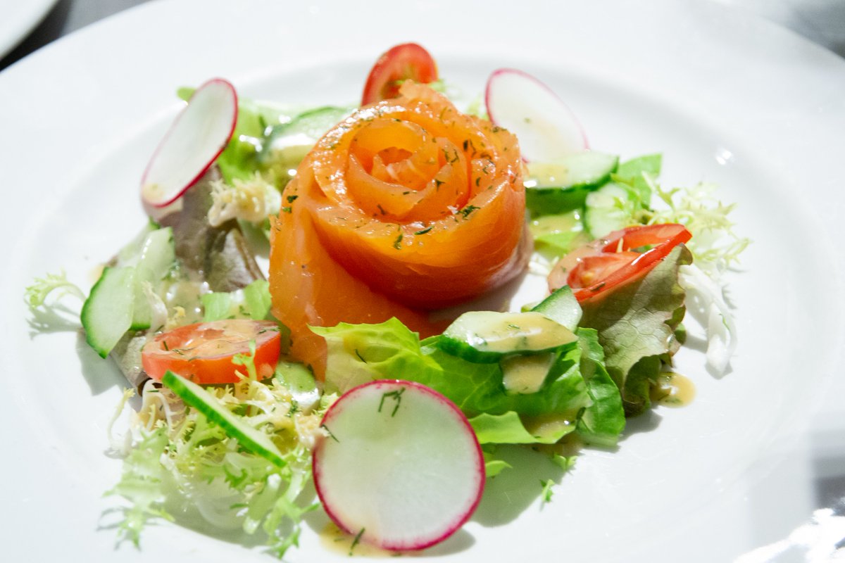 𝗔𝘂𝘁𝘂𝗺𝗻 𝗘𝘃𝗲𝗻𝗶𝗻𝗴𝘀 𝗶𝗻 𝗟𝗮 𝗖𝗮𝘀𝗮 𝗩𝗲𝗿𝗱𝗲
𝟮𝟯𝗿𝗱 𝗦𝗲𝗽𝘁𝗲𝗺𝗯𝗲𝗿 &amp; 𝟭𝟰𝘁𝗵 𝗢𝗰𝘁𝗼𝗯𝗲𝗿
With just a week to go until our first Autumn evening in La Casa Verde, James our chef, is busy putting the finishing touches to the menu.