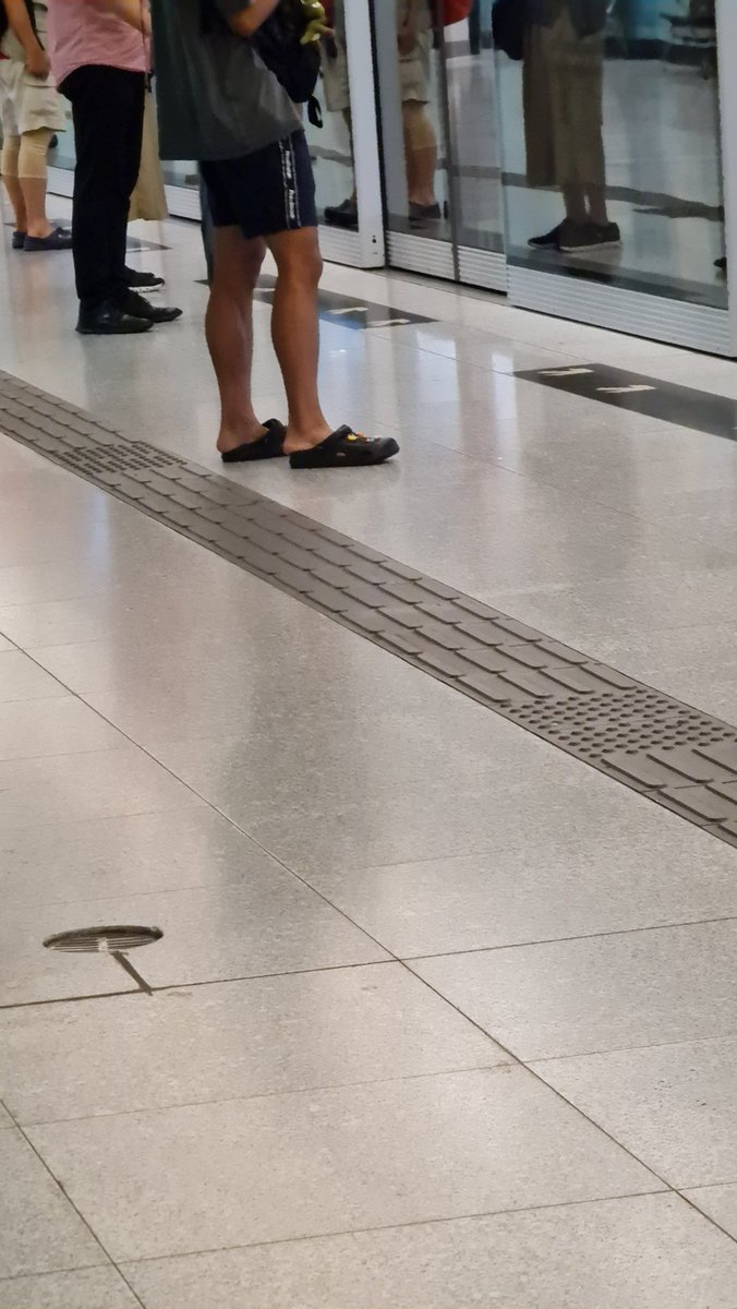 DebWongCNA's tweet photo. Great photos and all about the #hongkongflood but this really put things in perspective. As a Singaporean, I get slippers. But Hong Kongers take greater effort to dress well. So when they bust out the crocs and slippers, you know shit's hit the fan 🫠 https://t.co/8fVXqWvjzB