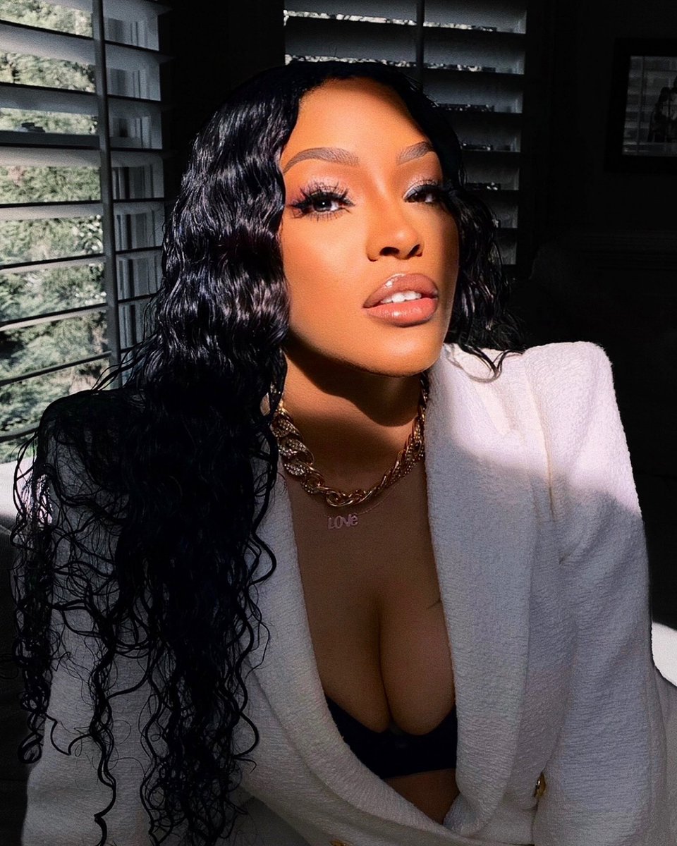 DREWSIDORA's tweet photo. “Throw Us Away” 
‼️AVAILABLE EVERYWHERE NOW‼️ 
🔗: link in bio 
MUA 📸 @ArtezKing Hair @gonakedhair https://t.co/yjP41BAZg8