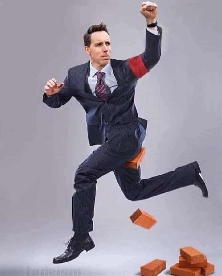 AssemParri's tweet photo. @bennyjohnson Oh you mean THIS running man? 
BTW The Russian attack on the Ukraine started long before Maui so there is no comparison https://t.co/VqEutegOuE