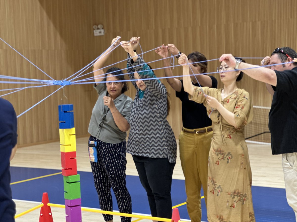 NicoleDorn9's tweet image. In order to be able to lead more effectively, we need to be able to work together as a team. I loved doing these team building activities with the ILT! #SiasIS