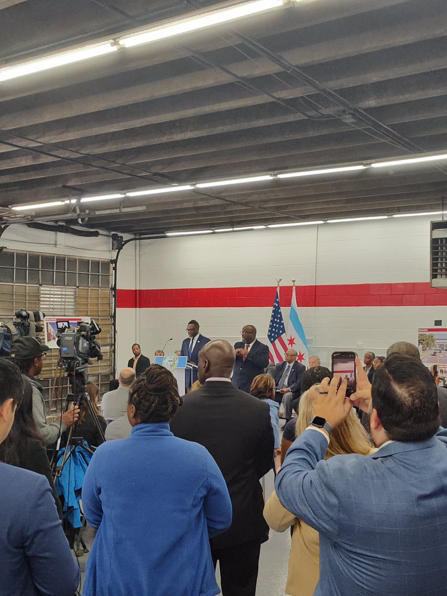 ErinSteva's tweet photo. $2 B investment in the CTA Redline extension - this will transform both the Southside and the city! 

#decadesinthemaking #southside https://t.co/7JjtyjWybl