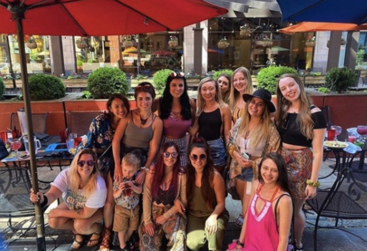 Friends and patio margs, what could be better? 🍹

📷: @sassy_flow