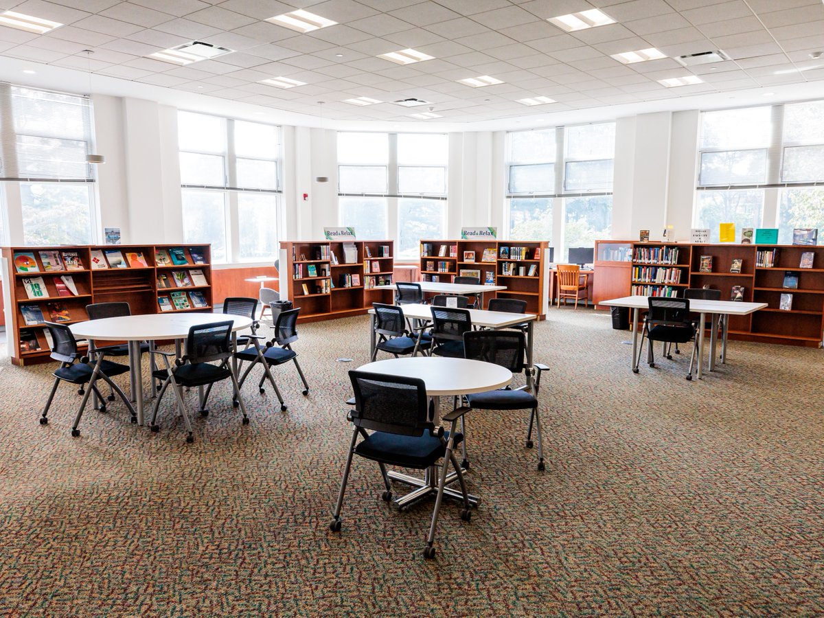 EndicottCollege's tweet photo. Over the summer, Endicott College’s Halle Library got a light refresh to make the space more open, engaging, and a destination for the college’s community.
Read more ➡️ https://t.co/SnTdmuqgZP
#HalleLibrary #EndicottCollege #ThisisEndicott https://t.co/pBp4WrsbJz