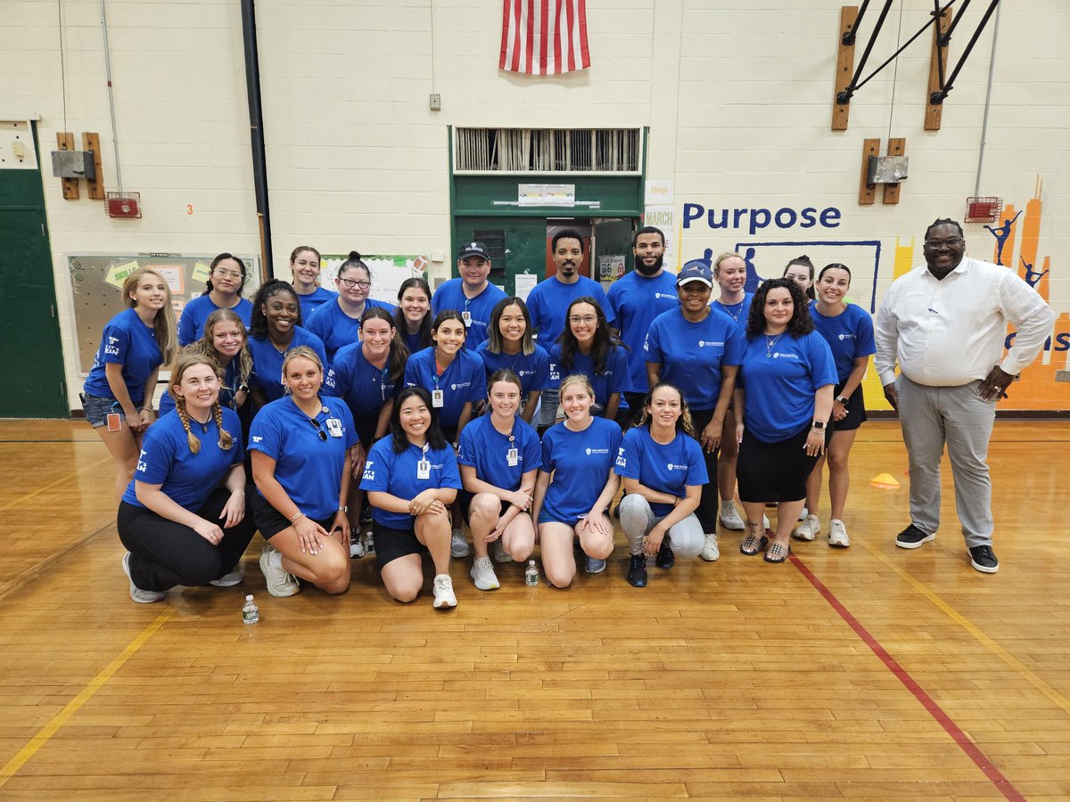 JamesRojasMMJ's tweet photo. Two generations of students... one goal: TEAMWORK! Hundreds of MGH IHP students are volunteering at more than 2 dozen Boston area organizations today. Many went to Harvard Kent Elementary to organize physical &amp; mentally stimulating activites for kids K-6. @wbznewsradio https://t.co/XakHuy3OhX