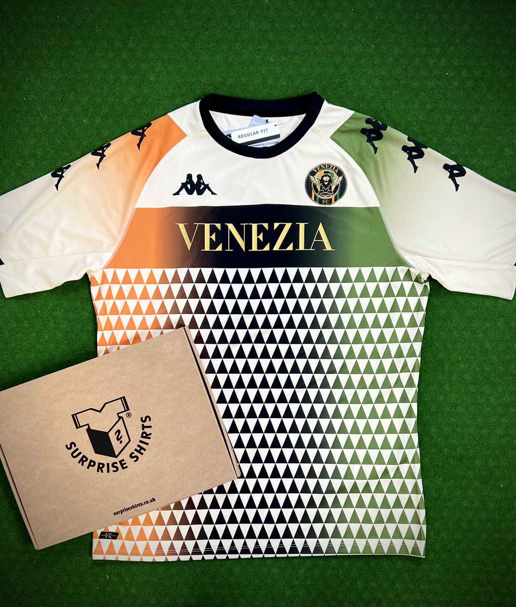 SurpriseShirts's tweet image. If England score 3 or more against Ukraine, we'll giveaway a Surprise Shirts mystery box! 🏴󠁧󠁢󠁥󠁮󠁧󠁿

How to enter 👇
♻️ Retweet
✅ Follow us

That's all. Good luck! 🤝 #ThreeLions #England