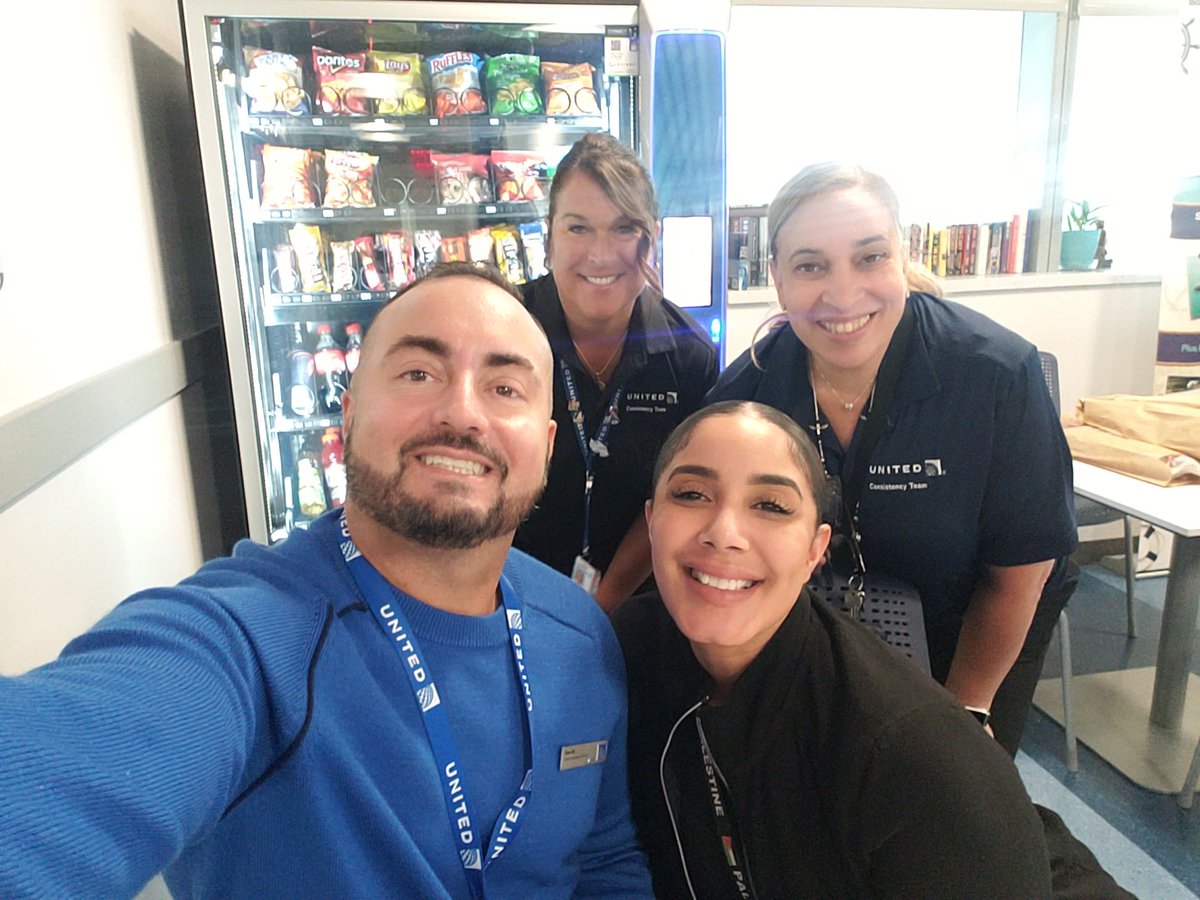 CT in the House at NTA EWR. NTA is like a mini Hub within a HUB. More flights than LAX.
#unitedconsistencyteam #beingunited  #GoodLeadstheWay ⁦<a href="/Jordan_Bykowsky/">Jordan Lynn Bykowsky</a>⁩ ⁦⁩ <a href="/MikeHannaUAL/">Mike Hanna</a> ⁦⁦<a href="/BsquaredUA/">Bradley Boyd</a>⁩  ⁦<a href="/csarkari/">Cyrus Sarkari</a>⁩ ⁦<a href="/KevinSummerlin5/">Kevin Summerlin</a> @tobyatunited