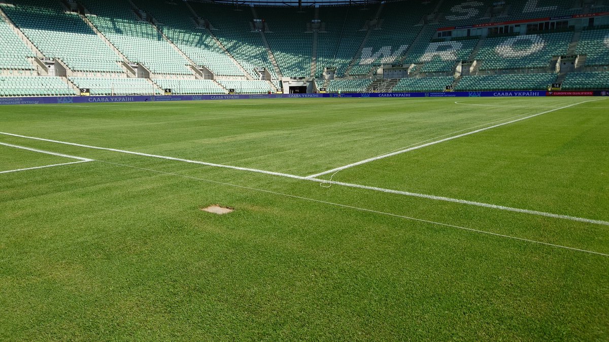 Less than 2 weeks after the Usyk/Dubois fight here live on @talkSPORT the pitch looks patchwork at Wroclaw Stadium... but close up while not perfect, it's not as bad as feared. Ukraine v England live in @talkSPORT from 4pm