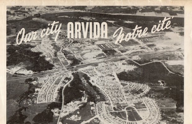 YGagnonCAQ's tweet photo. J’ai remis un livre sur #Arvida à mon collègue @lacombemathieu .

Arvida a été reconnu par notre gouv. comme site patrimonial en 2018 💪

Arvida a contribué à façonner le monde démocratique que nous connaissons depuis la fin de la 2e Guerre. Et c’est chez nous 🙌 #polqc #assnat https://t.co/VzYgZhSTsn