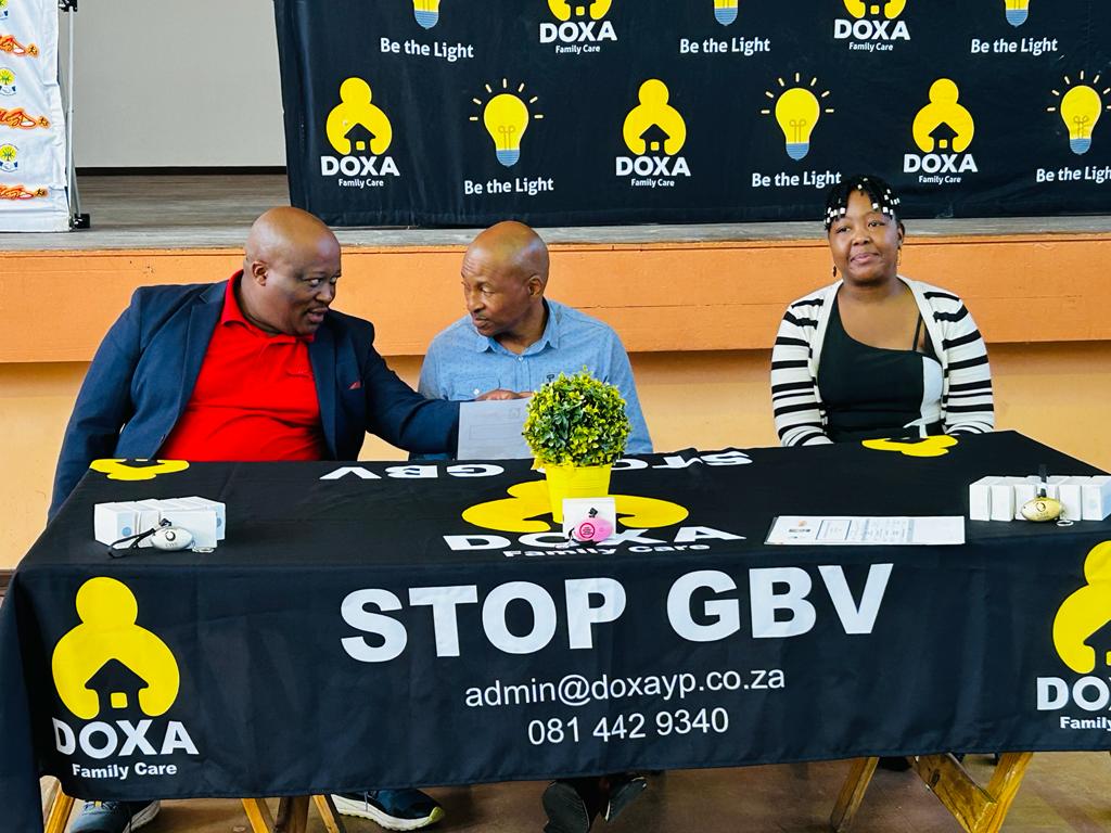 _CSVR's tweet photo. Our Advocacy team attended the Memeza alarm distribution and community dialogue in Kwazakhele Gqeberha.

#Memeza https://t.co/PqzCabBH1D