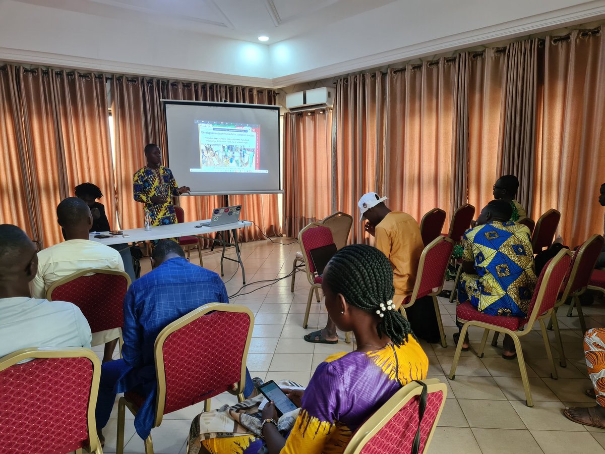 GYBNBenin's tweet photo. 🌿💡 Rockis Ganso @GansoRockis, membre actif du réseau et expert chez #SOS_SAVANE ONG, présente actuellement une approche innovante de conservation ex situ pour lutter contre la criminalité environnementale. 

#BYBN #SommetNational #ConservationEnvironnementale https://t.co/LHaCq1mcdr