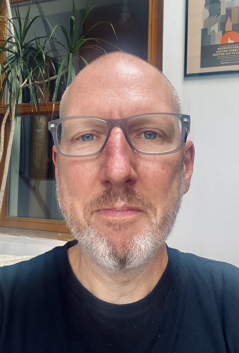 JADE2_HPC's tweet image. Speaker Robin Pinning CTO @HartreeCentre has worked in #ComputationalScience for 25+yrs expanding into #DataAnalytics & #AI methods addressing challenges applying research & innovation for societal & economic benefit. Topic focus: Future direction for UKRI AI
