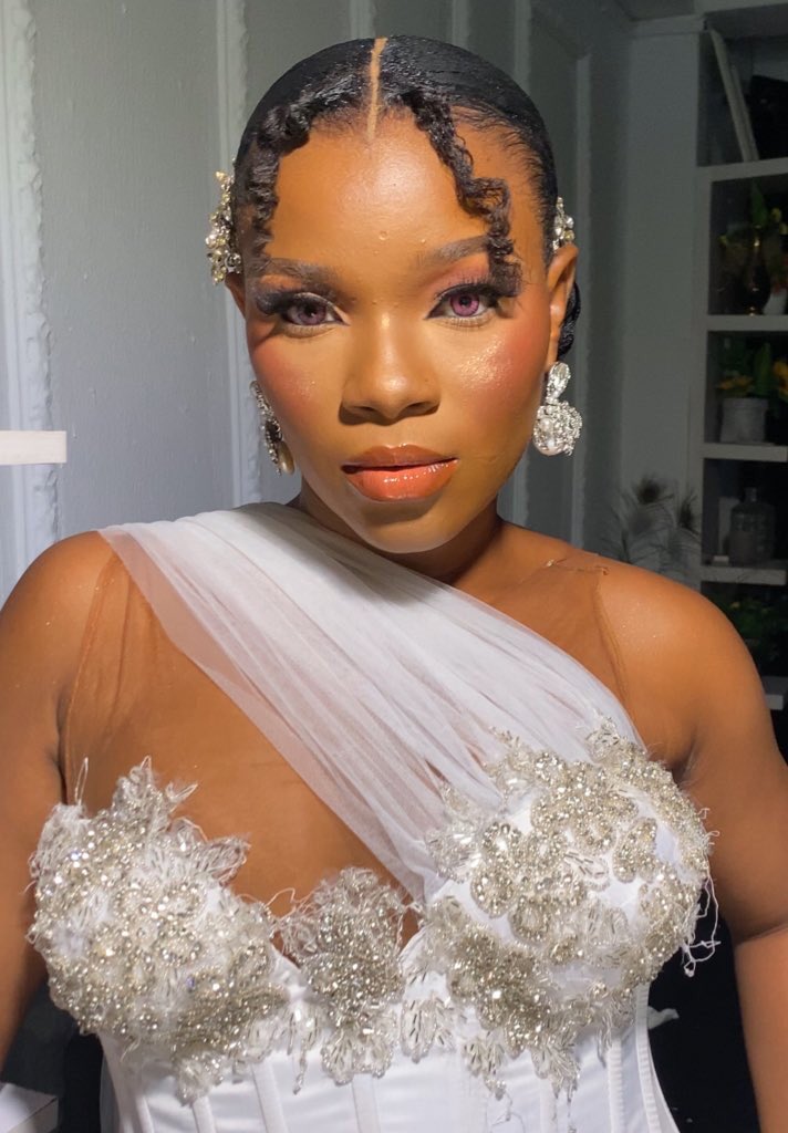 MzTritta's tweet photo. Hi guys, My name is @MzTritta . I’m a professional Bridal Hairstylist. I also sell luxury and affordable wigs and weaves. 

Let me be your plug for your special day. https://t.co/tV7rVanlpw