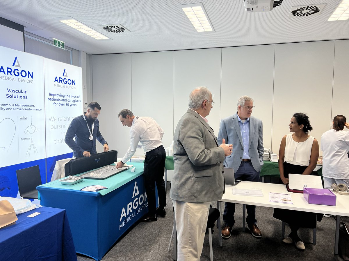 robshahverdyan's tweet photo. #Hamburg #Dialysis #Access #Symposium (DAS) started today with hands-on Masterclass and live OR procedures (#Ellipsys and #WavelinQ #endoAVF #pAVF) at the #Asklepios #Barmbek @asklepiosgruppe 💪💪💪 #VascularAccessCenter https://t.co/Nbt6AuNoKE