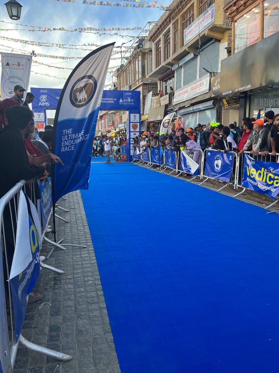 thecodemarathon's tweet image. At the finish line of the 72km #KhardungLaChallenge cheering for the finishers 😃🔥