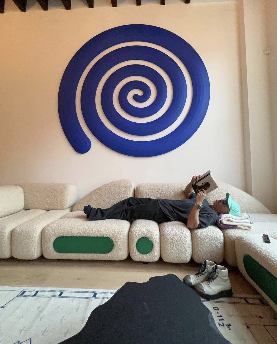 Daniel Arsham's Unique Couch in His Living Room 🌀🤍