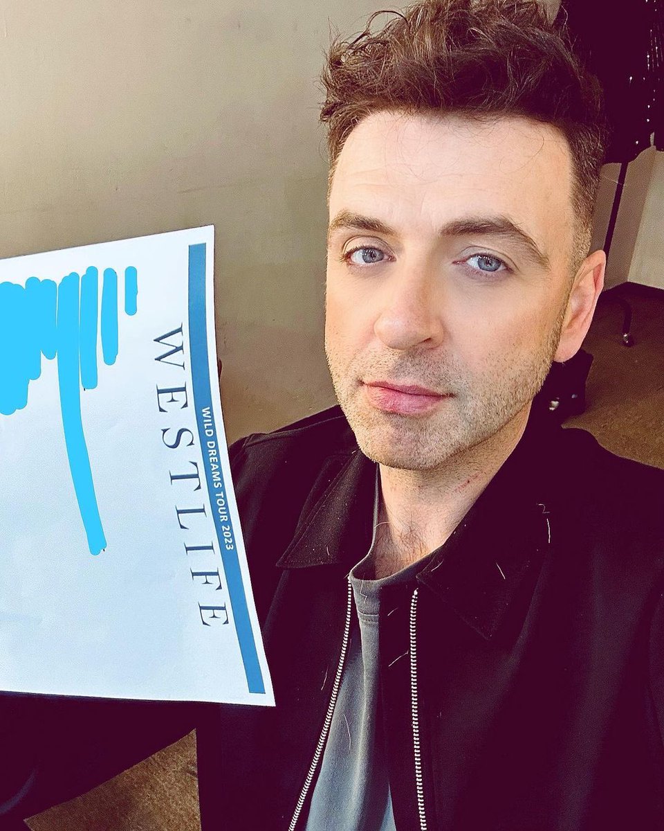 📷@MarkusFeehily: “First gig-night in China - Time to guess the set list! We have been waiting for this moment for a long time - so excited! ♥️♥️♥️ #westlife #china #shanghai” ©️ instagram.com/markusmoments