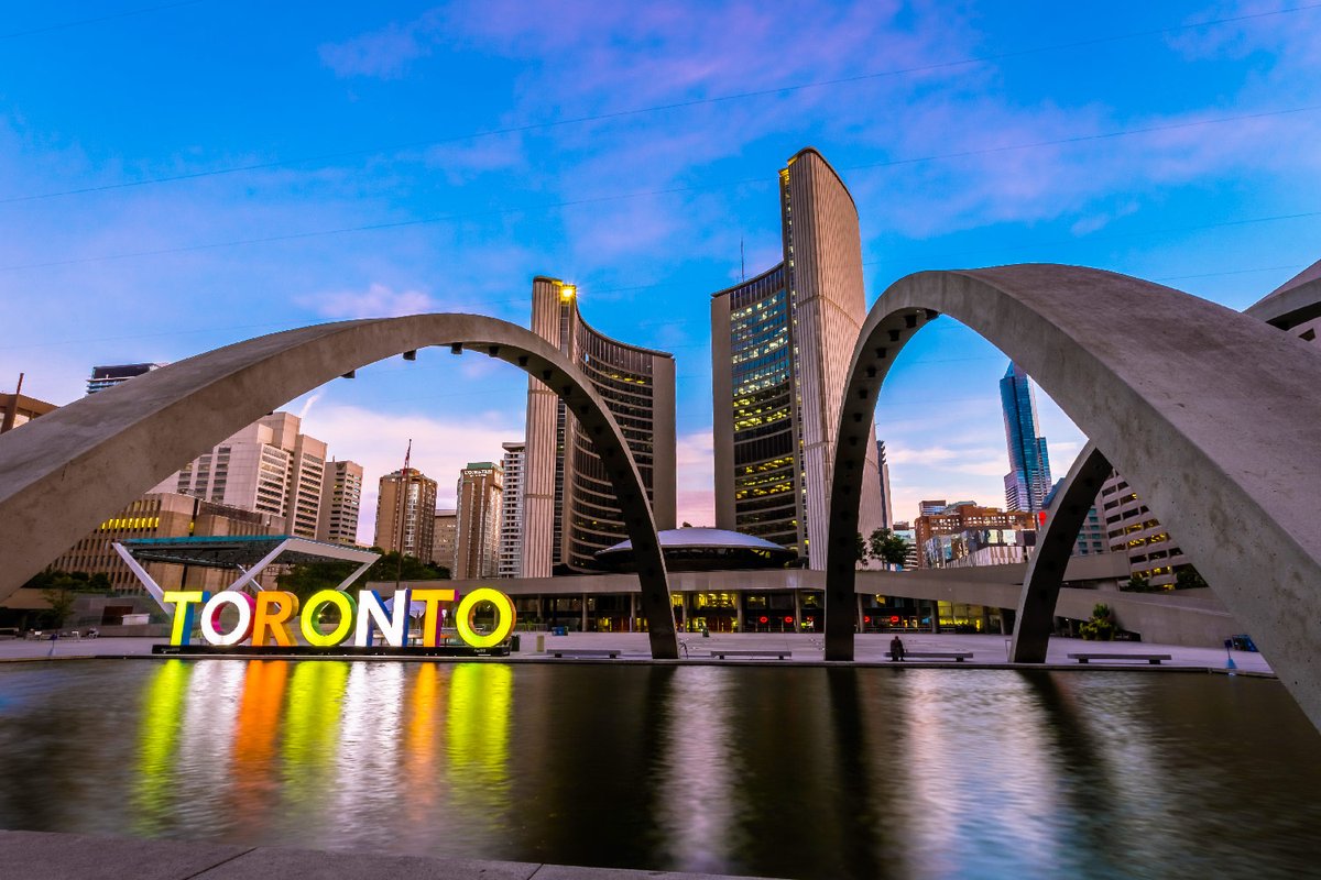 Good morning from Toronto, delegates!🌇
Day 1 of #ISDE2023 has arrived and we're excited to embark on this journey of knowledge, collaboration and innovation. Get ready for an inspiring weekend as we explore the forefront of #EsophagealHealth together. 🔬🤝
#WelcomeDelegates