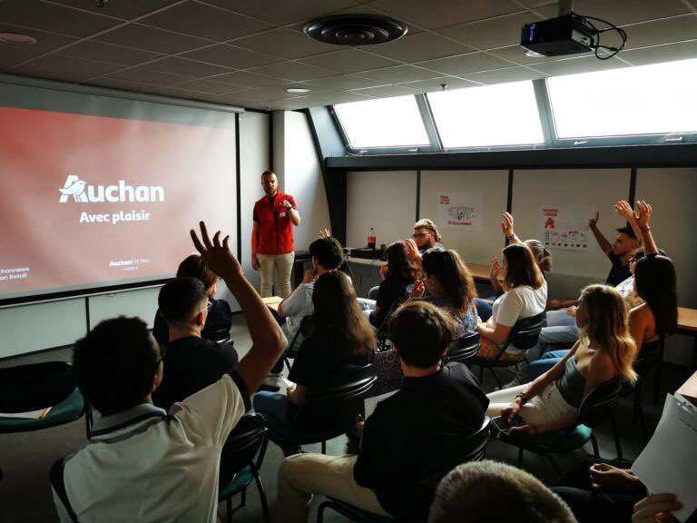 Travailler la cohésion de groupe en semaine d’intégration des #BTS par des visites d’entreprises et des activités culturelles ( Patrimoine et architecture de #Cognac). 🙏<a href="/AUCHAN_France/">Auchan</a> <a href="/missionlocale/">Mission locale</a> En route vers ambition et réussite <a href="/acpoitiers/">Académie de Poitiers</a> <a href="/dsden16/">Dasen16</a>