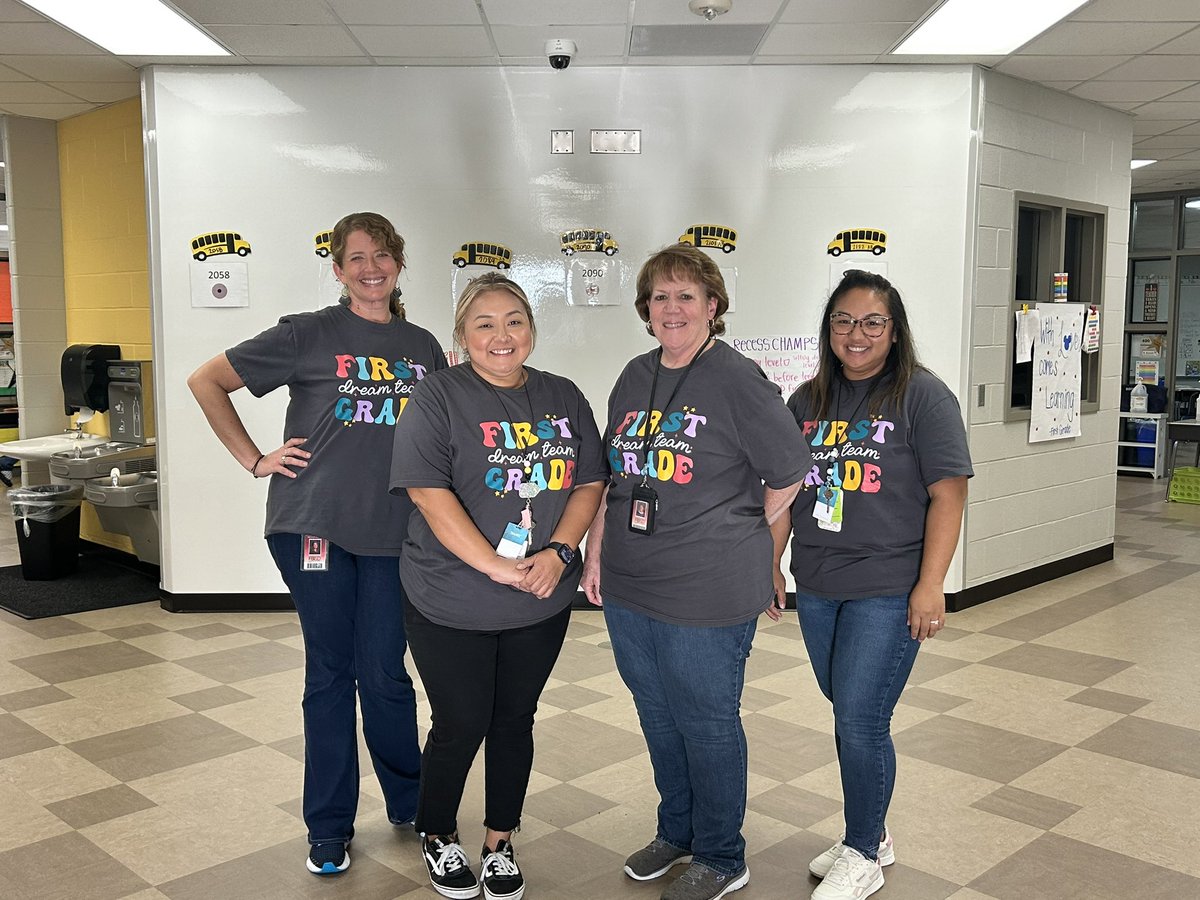Jones46Sheri's tweet image. Magical SuCcEsS 🌟 @JSES_Stallions staff and vendors rocked our Fall Open House #LeadingandLearning #ChoosingtoCare #ShineStallionsShine