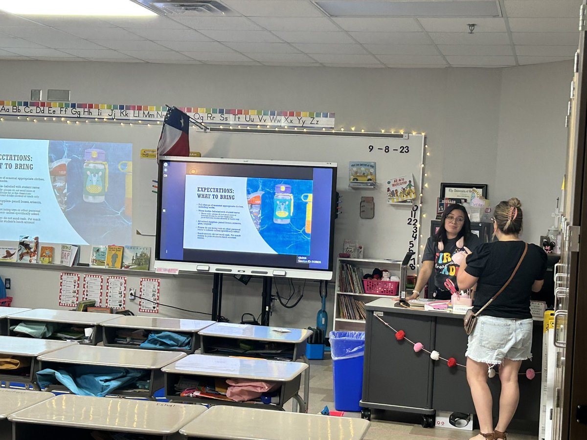 Jones46Sheri's tweet image. Magical SuCcEsS 🌟 @JSES_Stallions staff and vendors rocked our Fall Open House #LeadingandLearning #ChoosingtoCare #ShineStallionsShine