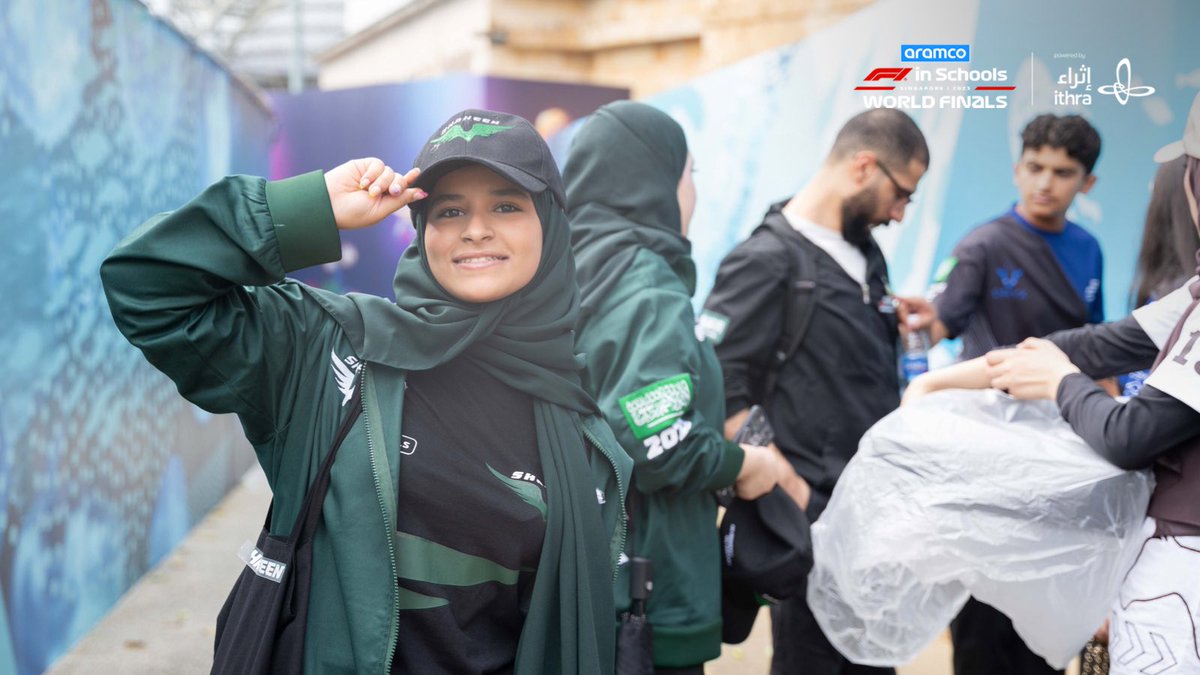 أبطالنا ممثلو المملكة بدأوا رحلتهم في تسجيل سياراتهم وتجهيز الأوراق اللازمة 📝😎.

#إثراء
#فورمولا1_في_المدارس
#أبطال_فورمولا1_في_سنغافوره