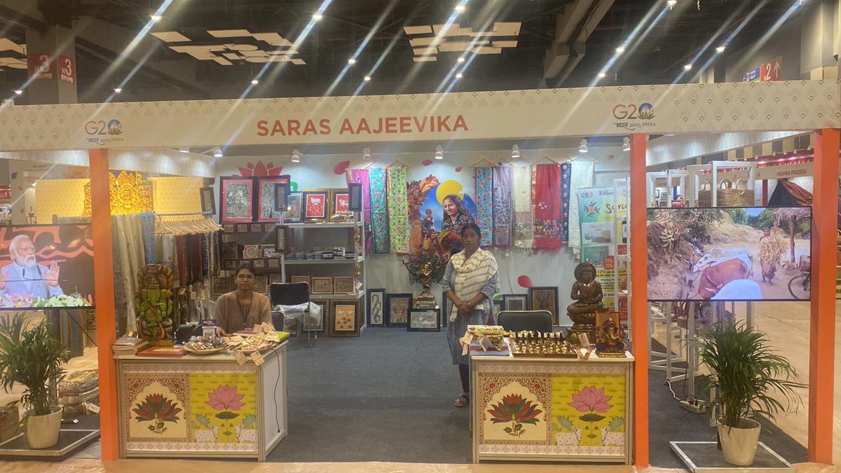 USRLMUTTARKASHI's tweet photo. On the occasion of G20 Leader Summit New Delhi Craft Bazar organized by MORD at Pargati maidan New Delhi. Our State Self-Help Group from Khatima, US Nagar is participating. #NRLM #usrlm https://t.co/B0h4aw2vRA