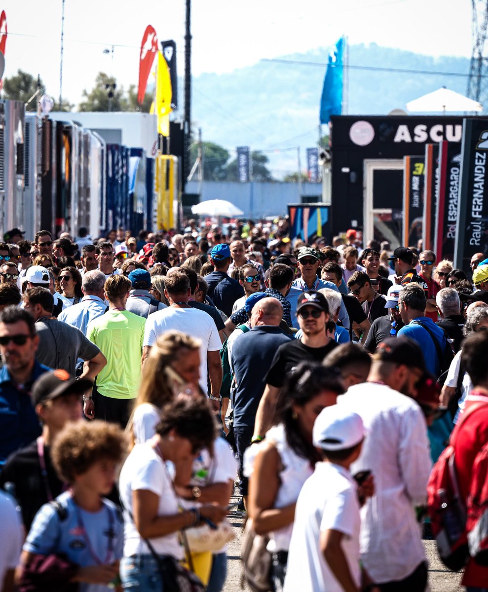 circuitomisano's tweet photo. Friday movements and colors ❤️🔥🌈
#sanmarinogp #rideoncolors #ridersland #motorvalley https://t.co/jB4SDgpOMW