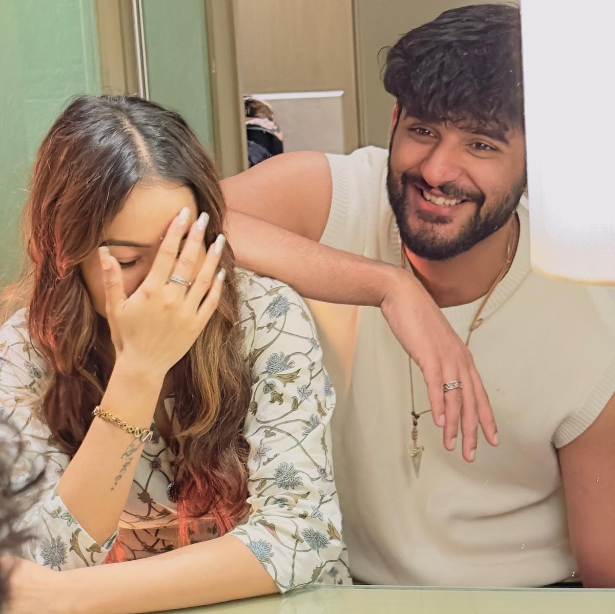 GlamWorldTalks's tweet photo. Finally, the much-awaited #Abhisha reunion has happened today.

#AbhishekMalhan &amp; #ManishaRani shares the cutest photographs from today's reunion. https://t.co/3pGbtDgP0J
