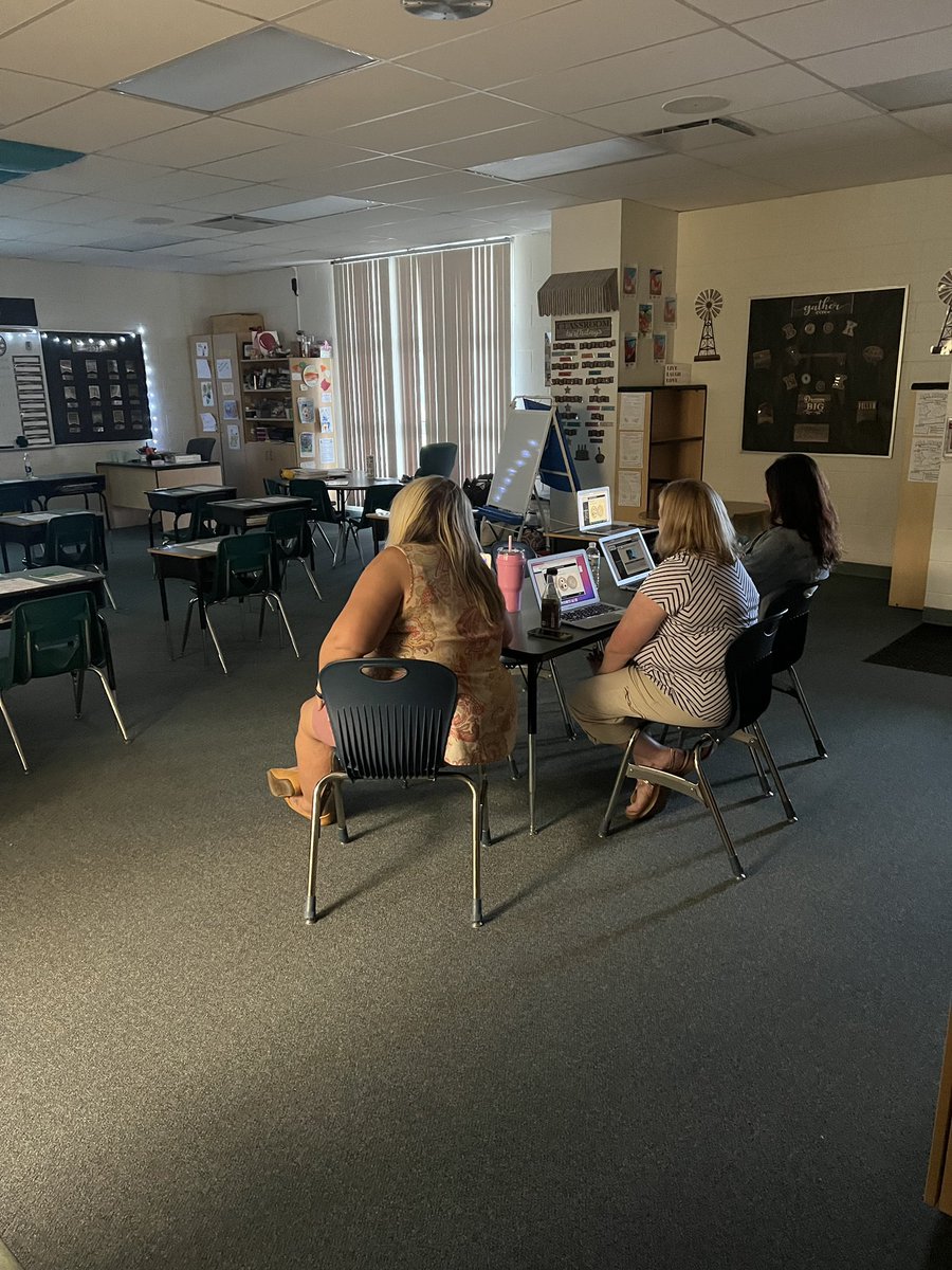 TrinityOaks's tweet photo. Our IA’s and support staff also engaged in PD during ERD, deepening understanding of behavior challenges in the classroom. https://t.co/ad2HSJotW2