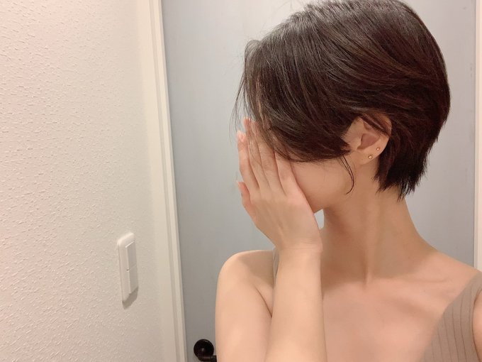 湊 莉久’s pics and videos