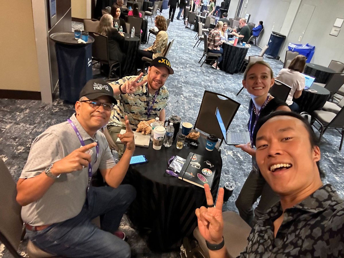 I absolutely love my <a href="/teamknowbl/">knowbl</a>. Thank you @VOICEandAI for hosting us, and exposing us to your audiences. We learned and shared all the joy of #AI and #Voice. See you all next year, or at the next event, soon.