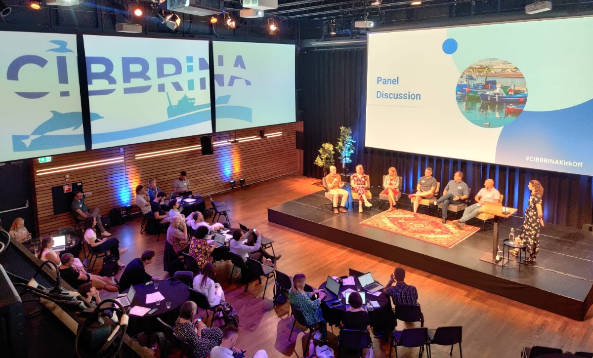 minlvvn's tweet photo. De afgelopen twee dagen kwamen alle betrokken partners bijeen om het project LIFE CIBBRiNA te starten. Dit project heeft als doel om de bijvangst terug te dringen. 🐬 
Meer weten over dit belangrijke project? ⤵️
https://t.co/JIVmogWzfh
#LIFECIBBRiNA #Visserij #CIBBRiNAkickoff https://t.co/FFNfMmrx7F