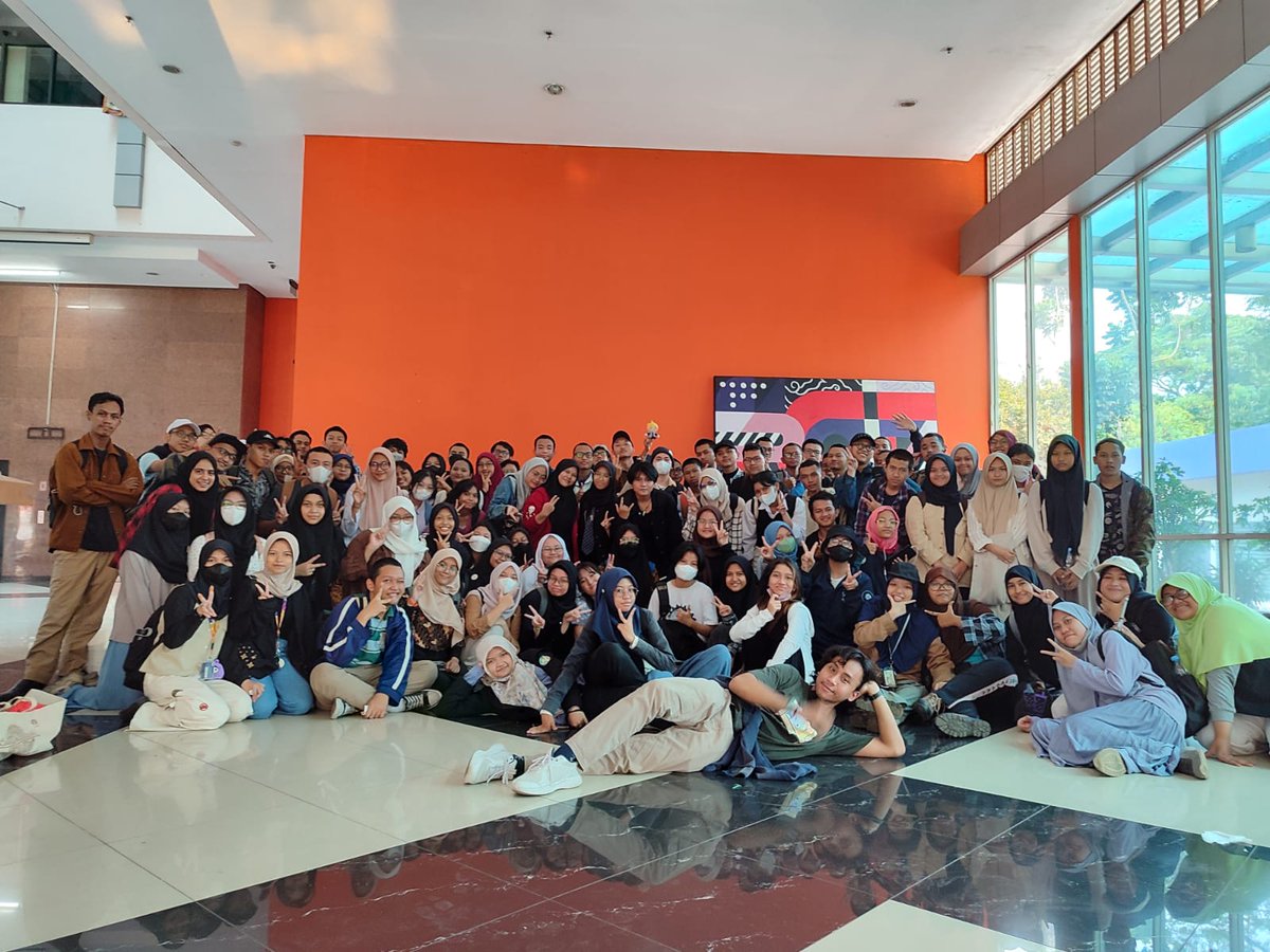 InkPolimedia's tweet photo. Selamat pagi, siang, sore atau malam!
Kalian tahu tidak, kemaren itu pertemuan pertama di semester baru loh!
Mari kita selamatkan kedatangan anggota inkking baru 👏👏
That's all for now, have a nice day!
#Inkking #inkkingpolimedia #polimediakreatif https://t.co/evSJOpmp8o