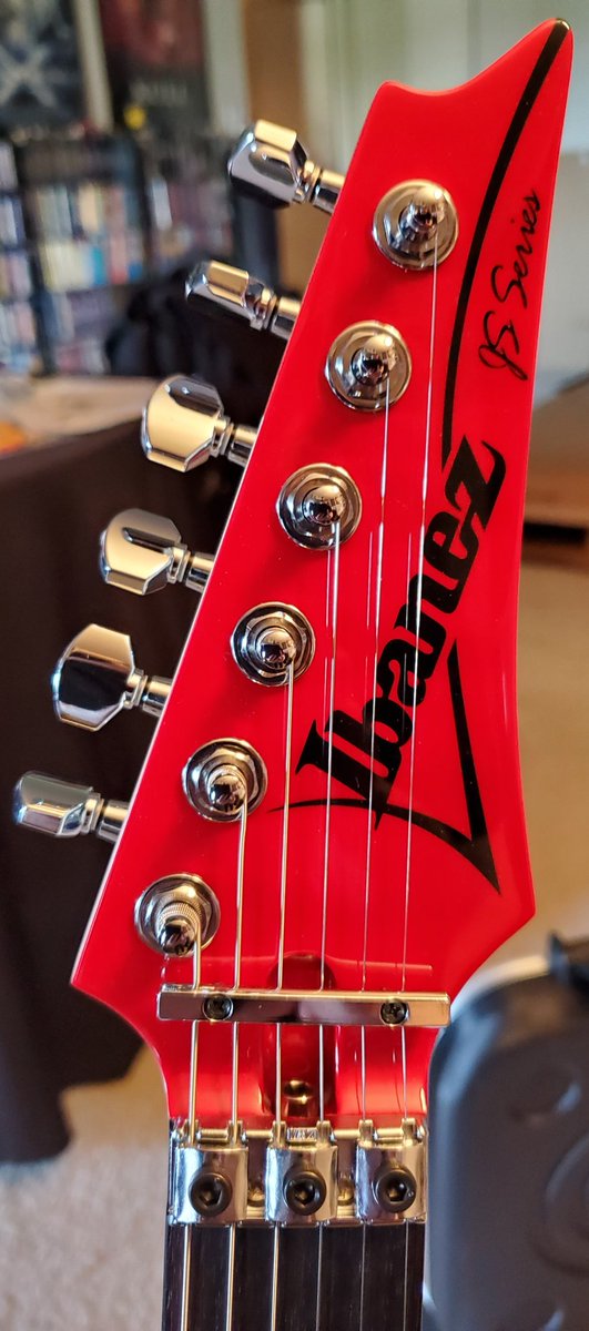 SteveWhooler's tweet photo. #joesatriani #js2480 #ibanezguitars #sweetwatersound #newgearday #shred https://t.co/7Ka991RPFn