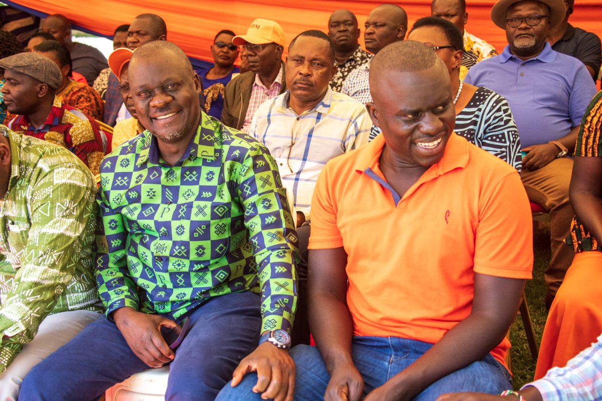 RailaOdinga's tweet photo. Fantastic discussion at Migori Leaders' Forum! Grateful for this county's energetic role in maandamano. Our party members in direct talks with our opponents are traitors. Let them use the proper channels. 

Development comes via structured processes, not dished out at statehouse. https://t.co/4w36KeHBQG