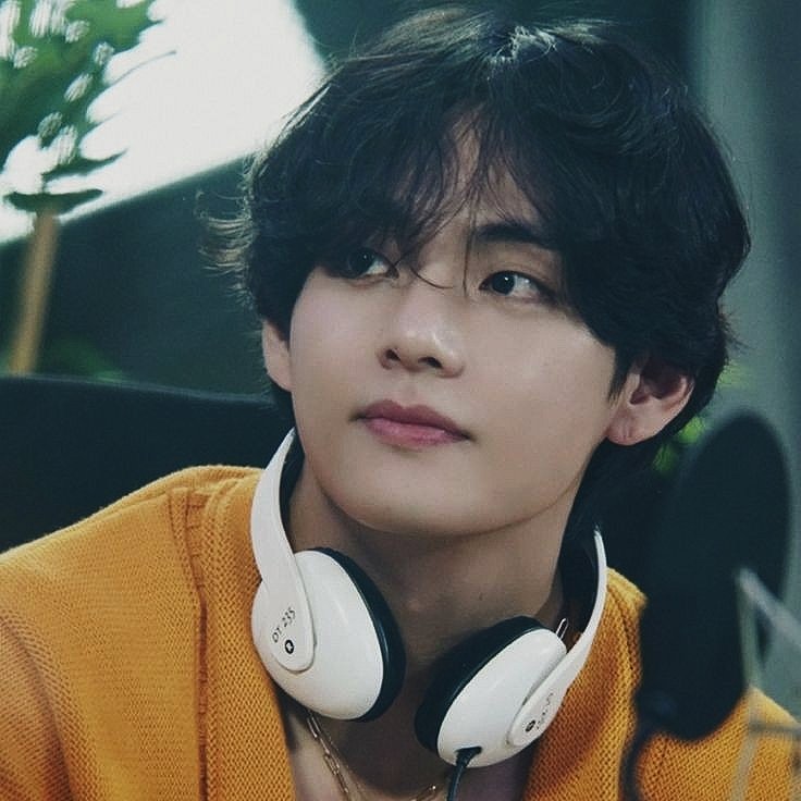 snowisecret's tweet image. THE BILLIONAIRE&apos;S HEIRS

#taekookau five years have passed, and the Bulgaris are still the well-known billionaires in Santa Ana, and one day, one of the billionaire&apos;s sons, Dos [jjk], encounters a kid asking for coins and bread in the middle of traffic in Santa Fe.