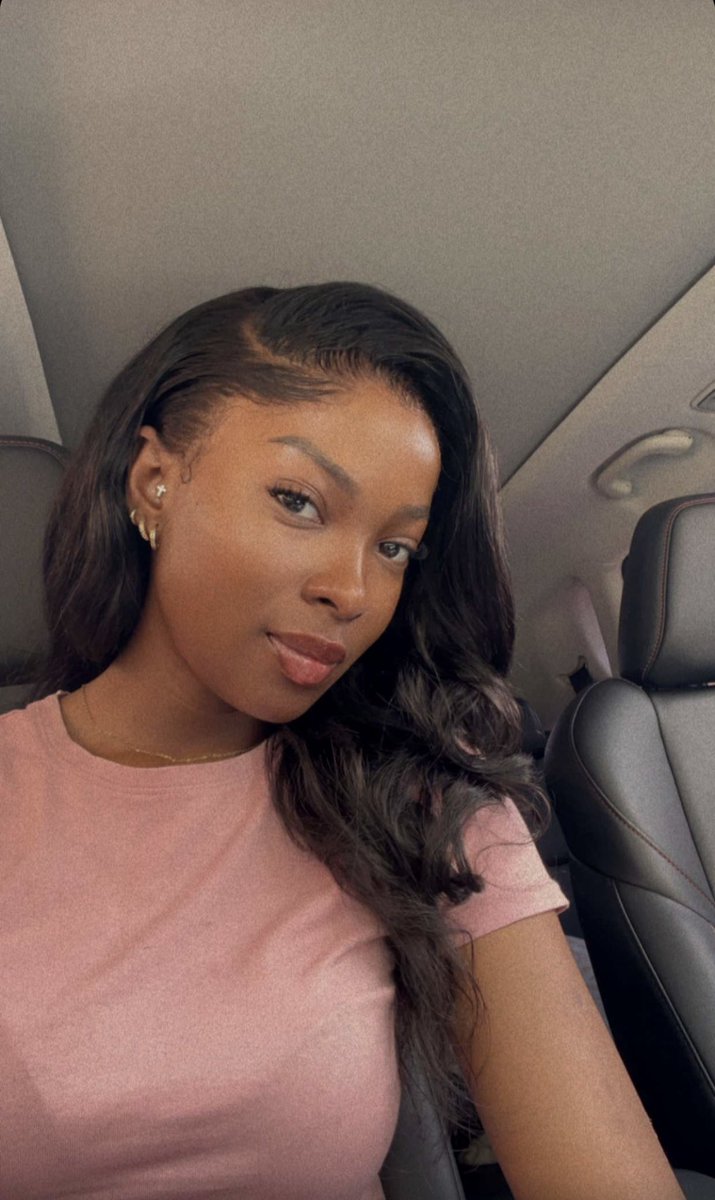 JemimaOsunde's tweet photo. I take the best selfies in my car. https://t.co/rJ9NUjBHe3