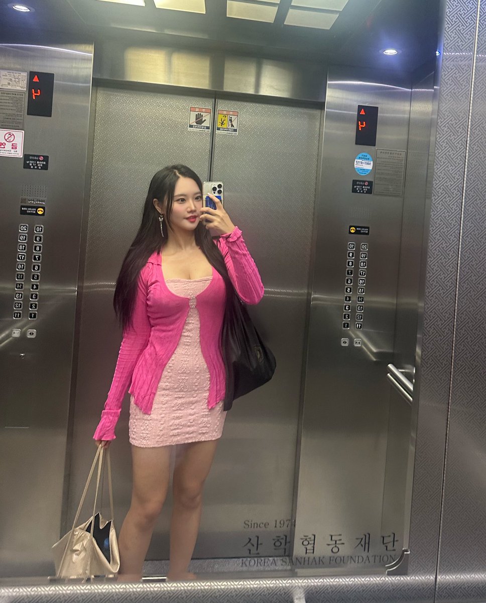 BitcoinKarin's tweet image. Karin went to #PizzaDAO #sandbox 
@MetaMaskDev 
After MissUniverse Gathering✨
@MissUniverse