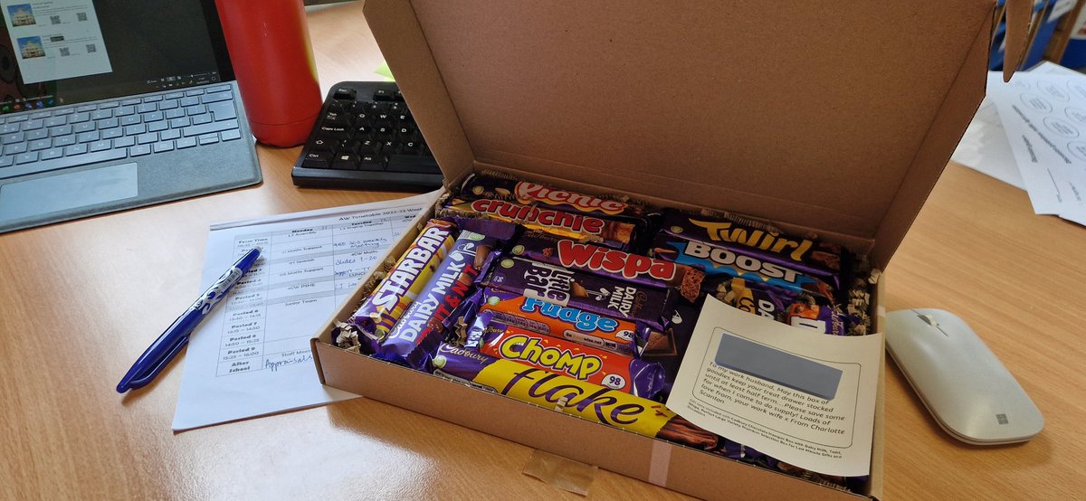 When your #WorkWife (now separated due to working in separate establishments😭) sends you a start-of-term snack pack to keep you going... Thank you, <a href="/char_palm/">Charlotte Scanlon</a> 🥰