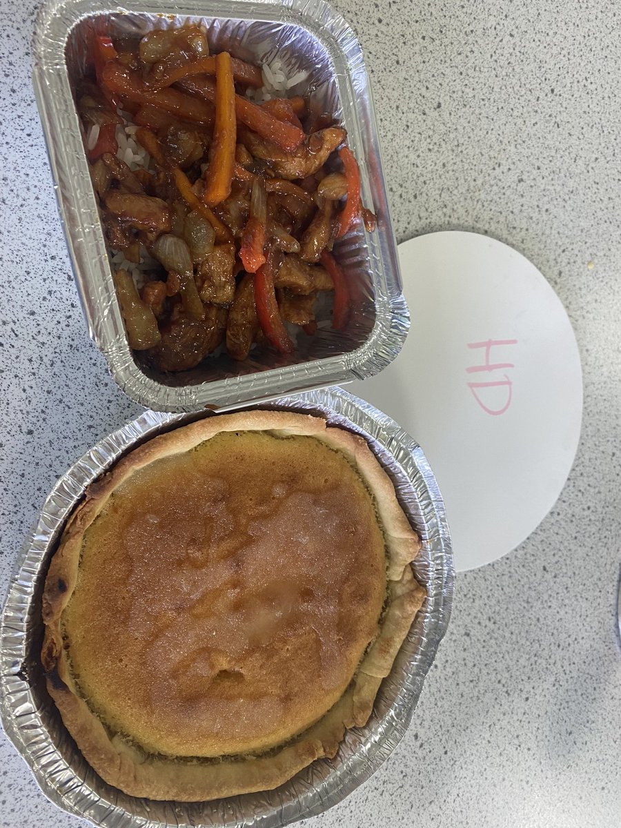 stambrosehomeec's tweet photo. Busy morning for 4F Practical Cookery who demonstrated some great organisational skills and produced chicken stir-fry and lemon cake in a scorching hot kitchen 🥵 Well done everyone 🤩⭐️ #practicalcookery #lifeskills #readtherecipe https://t.co/aKJsVXLNCo