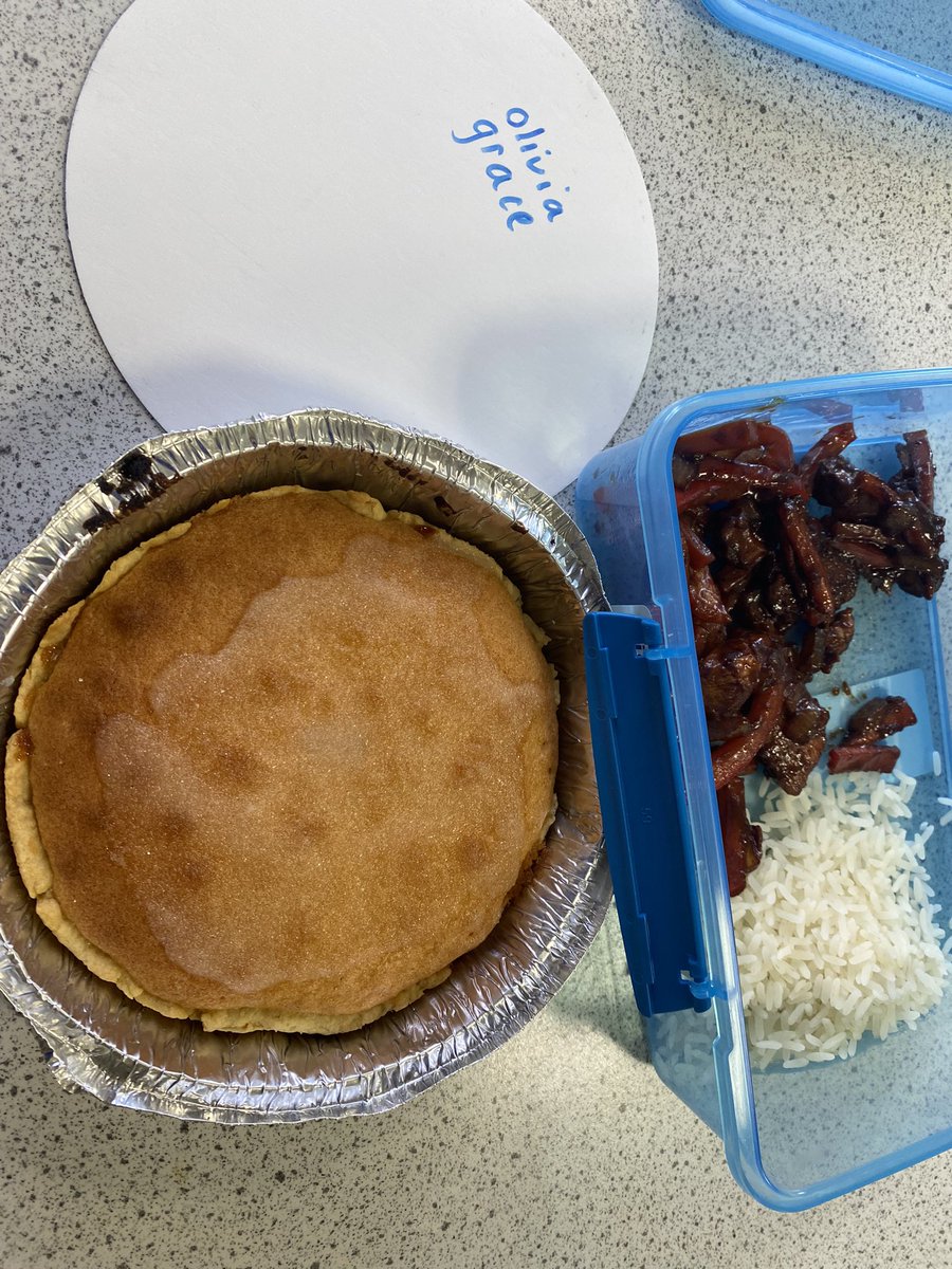 stambrosehomeec's tweet photo. Busy morning for 4F Practical Cookery who demonstrated some great organisational skills and produced chicken stir-fry and lemon cake in a scorching hot kitchen 🥵 Well done everyone 🤩⭐️ #practicalcookery #lifeskills #readtherecipe https://t.co/aKJsVXLNCo