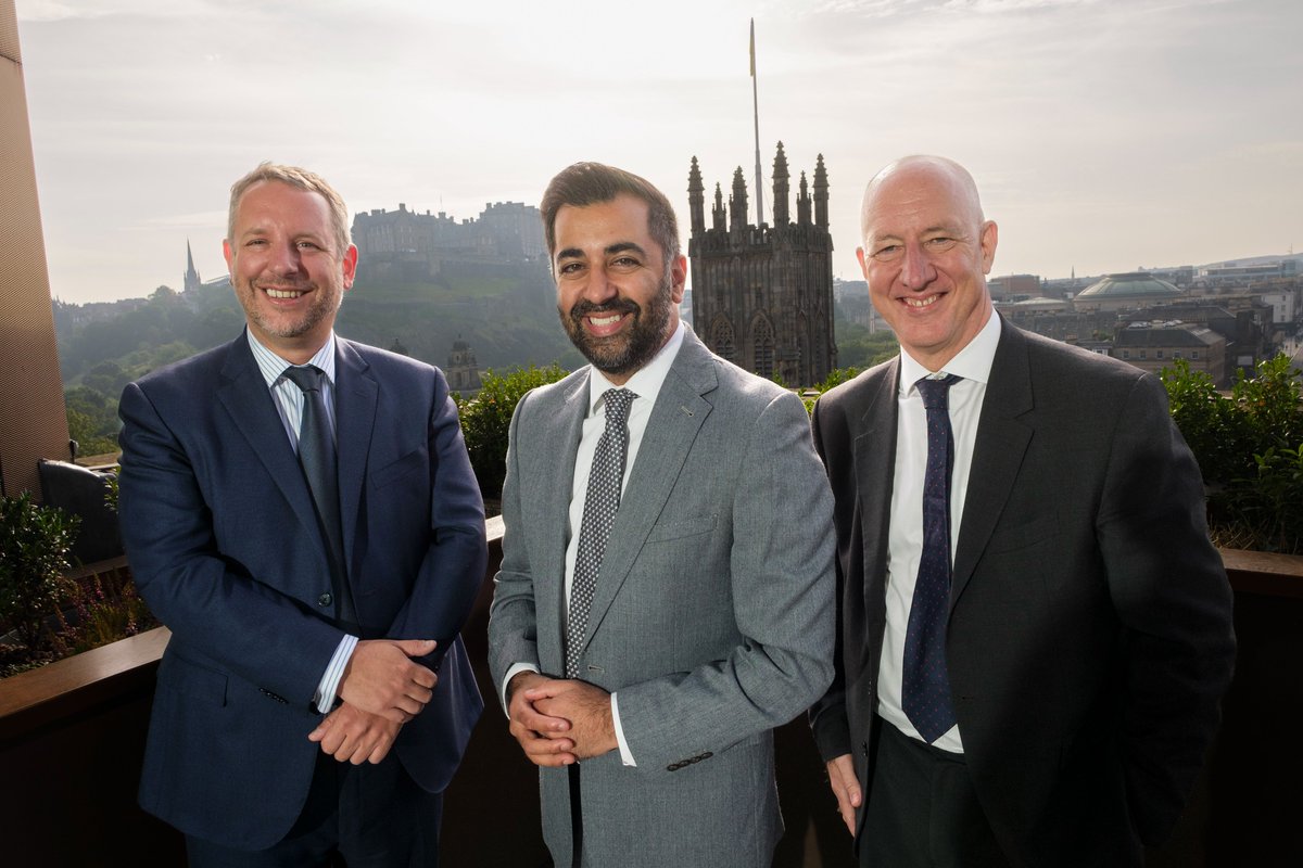ScotchWhiskySWA's tweet photo. FM @humzayousaf met with SWA Council today to discuss shared priorities including investment, exports &amp; tourism, along with a pledge to build on the success of the industry’s #MadeToBeMeasured campaign with direct support from @scotgov

Read the release 👉https://t.co/tIyBsRkSjV https://t.co/4IJLbObvJT