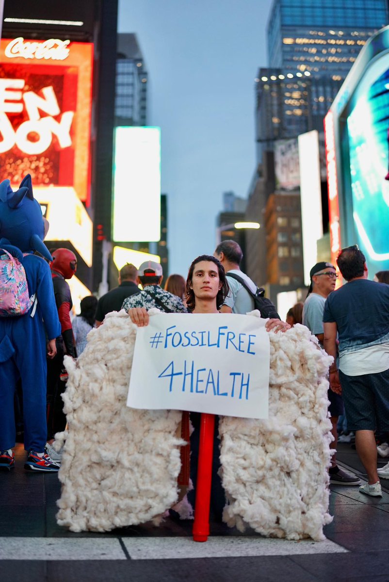 Air pollution is a public health emergency 🚨. Every child deserves to breathe clean air. Fossil fuels are harming our health and future.

Yesterday on International Day of Clean Air we took the streets of Times Square to tell the world #FossilFree4Health.

We want clean air now