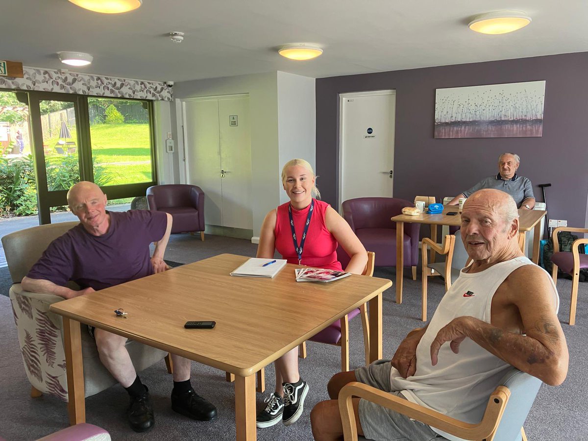 Here is our amazing clients discussing benefits and smart meters with our advisor Megan😁🏫 #smartmeters #benefits  #homeenergycheck