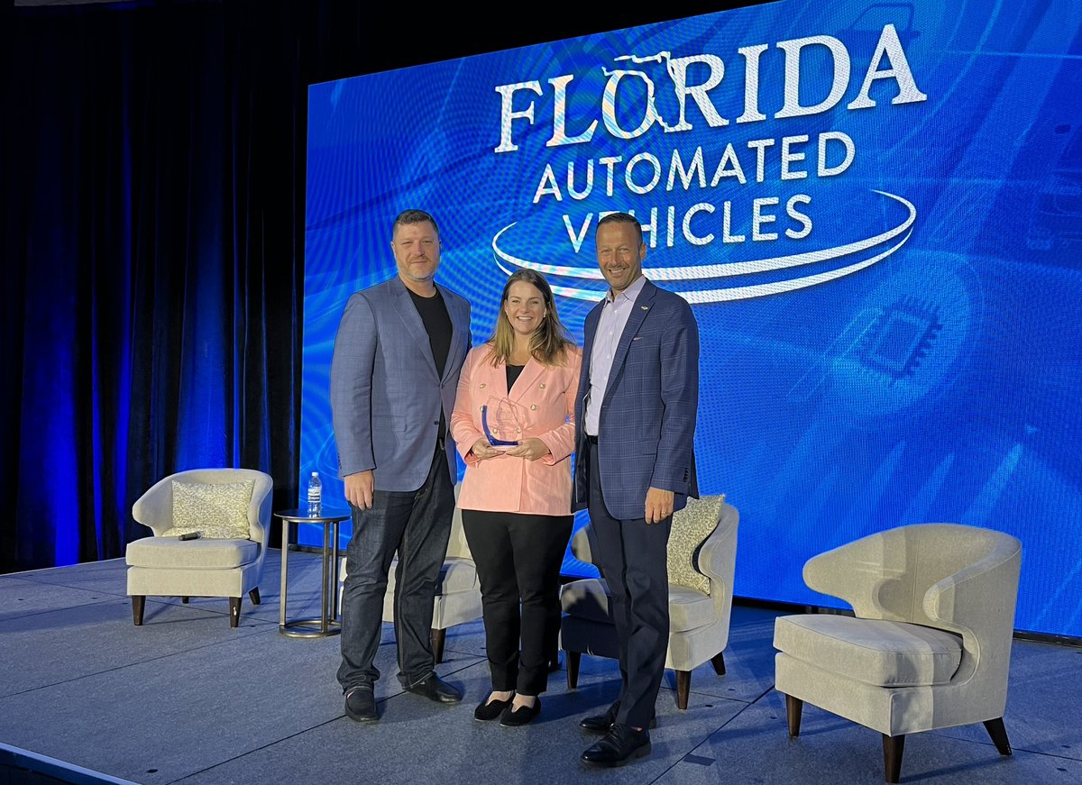 Kicking off our final day of the #2023FAVSummit with the Honorable Fiona McFarland, Florida House of Representatives receiving the 2023 Florida Automated Vehicles (FAV) Summit Leadership and Innovation Award presented by THEA! We have another day full of discussions in Tampa!