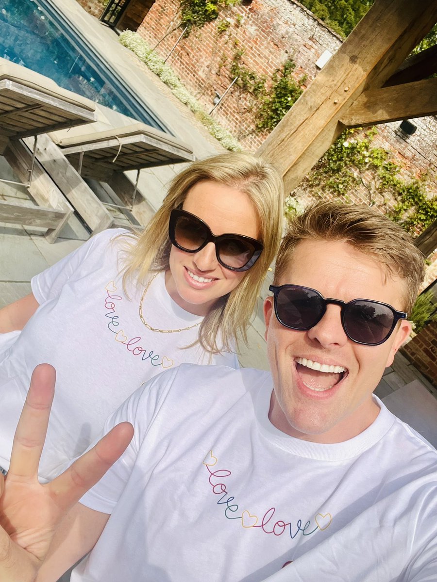 mrjakehumphrey's tweet photo. Me and Mrs H are LOVING the new @YLvsCancer t-shirt designed by our amazing friend @hollywills.

Harriet and I have been supporters of this incredible, small, passionate charity for over a decade and these t-shirts sum up the biggest thing they offer a family in need - LOVE.

Got your limited edition t-shirt here: https://t.co/k8kr5xaH0U

#TeamYoungLives #ShowYourLove