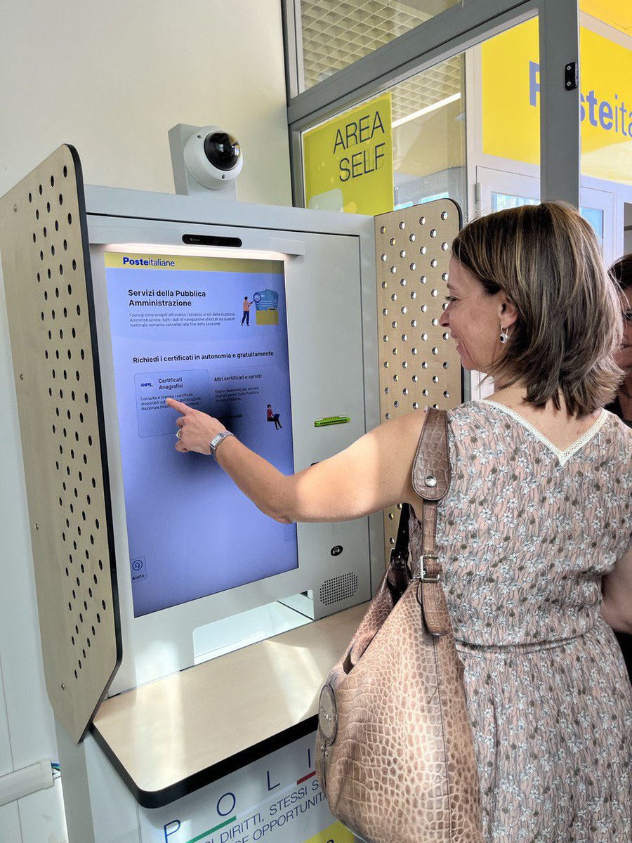 CSNUMPOST's tweet photo. Échanges avec @PosteItaliane sur les solutions en cours de déploiement pour faciliter l’accès aux services et actes administratifs et peut-être bientôt des #passeports : A suivre !
#ONPP @l_amf @GroupeLaPoste @jnbarrot @StanGuerini @DGEntreprises @Arcep #FranceService #Polis https://t.co/h0JEcJrSyw